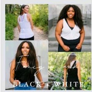 Zyia fancy V black tank